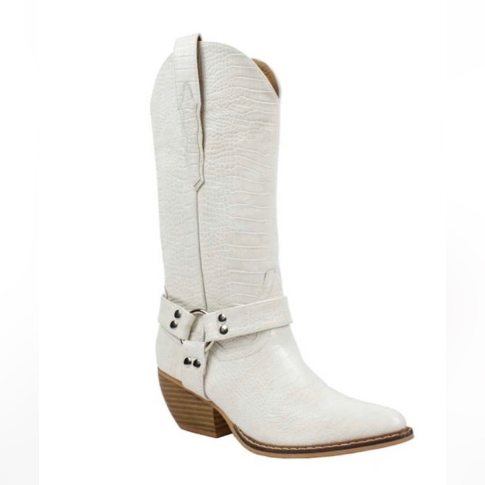 NWOT Arider girl white vegan leather with stacked leather heel western boot 8.5
